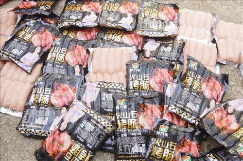 Biên phòng Lạng Sơn bắt giữ 310 kg xúc xích nhập lậu
