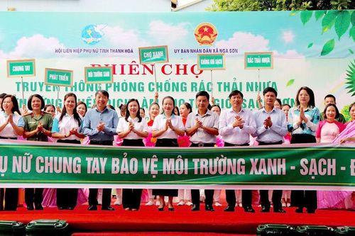 Phụ nữ Thanh Hóa thực hiện nếp sống xanh từ 'Phiên chợ truyền thông phòng, chống rác thải nhựa'