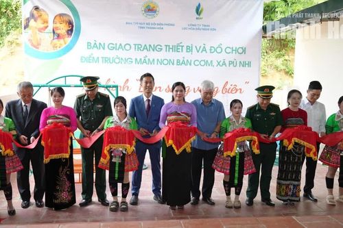 Mô hình “Bản sáng vùng biên”: Ấm áp nghĩa tình quân - dân - doanh nghiệp