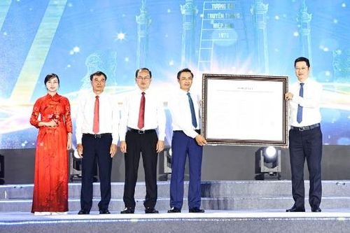 Phó Bí thư Tỉnh ủy Trần Huy Phương dự Lễ công bố thành lập phường Hiệp Hòa