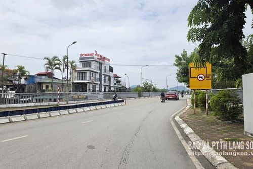 Thông tin cầu Đông Kinh nứt, cấm xe tải là chưa chính xác