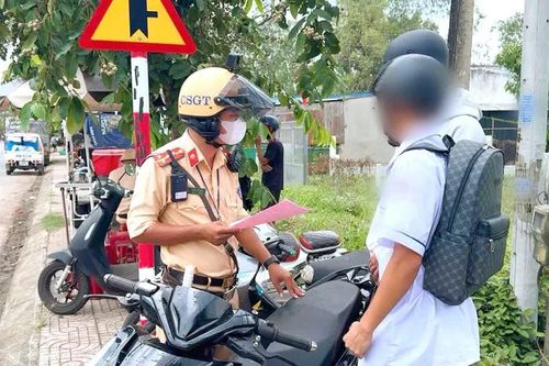 Công an Đồng Nai đa dạng hoá tuyên truyền an toàn giao thông học đường