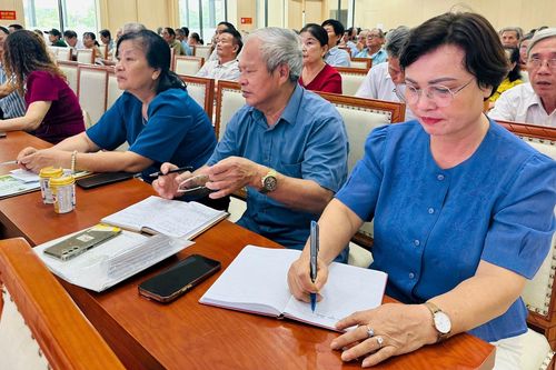 Cập nhật kiến thức, kỹ năng cho cán bộ người cao tuổi