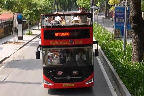 Du lịch Hà Nội bằng xe buýt điện 2 tầng