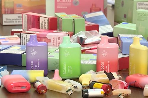 Quyết liệt đấu tranh chống buôn lậu thuốc lá