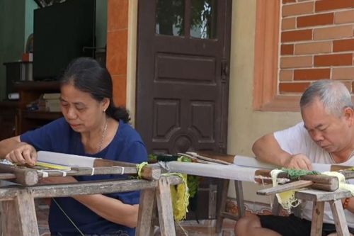 Một ngày trải nghiệm nghề thêu Khoái Nội