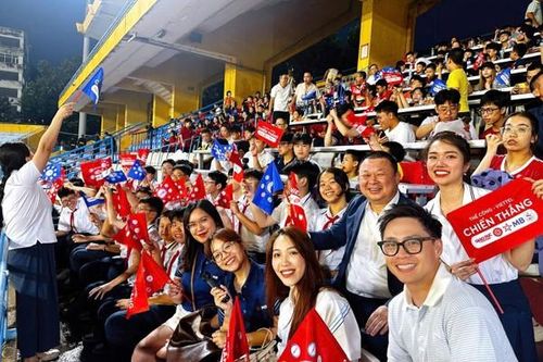 MB lan tỏa tinh thần thể thao học đường với gần 600 vé xem bóng đá