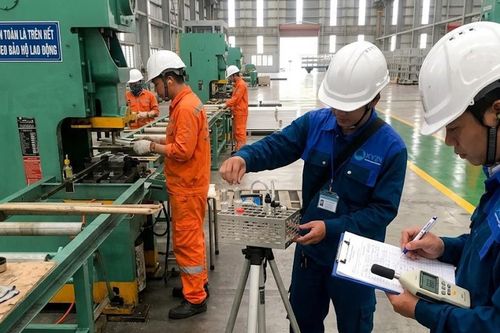Doanh nghiệp có trách nhiệm gì trong việc bảo vệ sức khỏe người lao động?