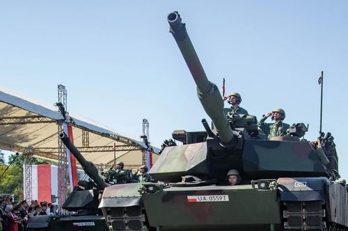 Mỹ hoàn tất hợp đồng cung cấp hàng trăm xe tăng Abrams trong thời gian cực nhanh