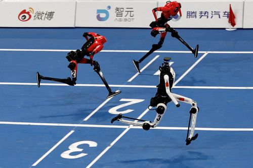 Robot chạy nhanh nhất thế giới 'tăng tốc' trong cuộc đua khó hơn