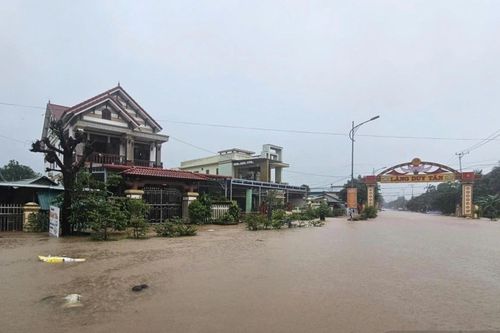 Trường học Quảng Trị cho học sinh nghỉ học khi mưa lũ nguy hiểm