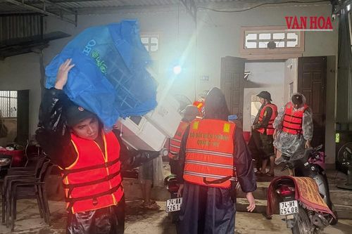 Quảng Trị:Người dân vùng biên giới chạy lũ trong đêm