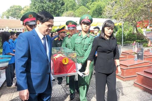 Sơn La truy điệu, an táng hài cốt liệt sĩ tại Nghĩa trang Liệt sĩ xã Yên Châu