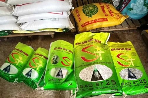 An Giang khởi tố vụ đóng gói hơn 7,7 tấn gạo giả mạo nhãn hiệu ST25