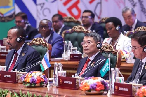 Thủ tướng Lê Minh Hưng đề xuất ba định hướng lớn tại Hội nghị thượng đỉnh BRICS