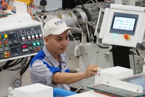 Người lao động phải thích ứng với công nghệ