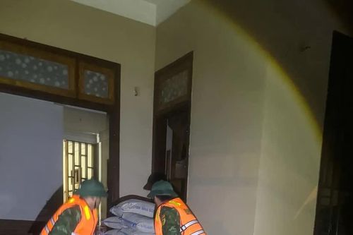 Quảng Trị: Di dời khẩn cấp 397 người dân trong đêm