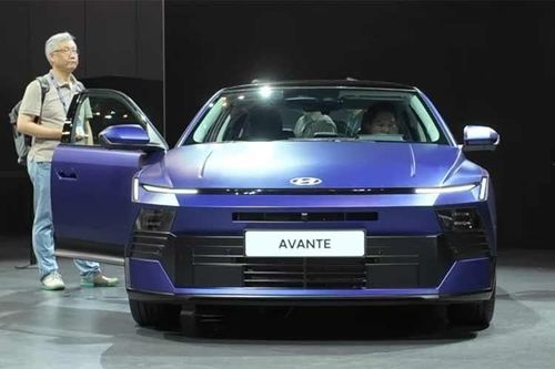Lý do Hyundai Elantra 2027 tiết kiệm xăng hơn đời cũ dù to nặng hơn?