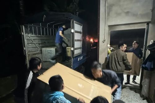 Nước sông Sê Pôn dâng cao, người dân vùng biên Quảng Trị 'chạy lũ' trong đêm