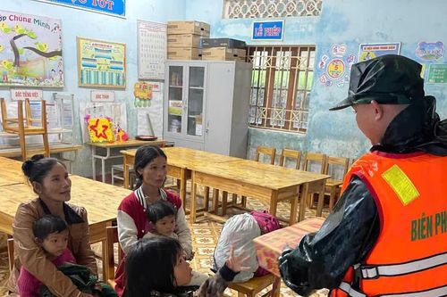 Quảng Trị di dời hàng trăm người dân khỏi vùng nguy cơ sạt lở, ngập lụt