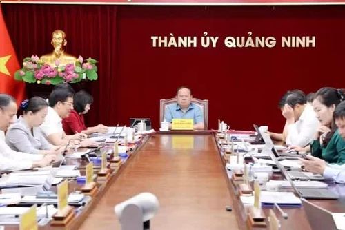 Quảng Ninh thí điểm mô hình trường học và bệnh viện xã hội chủ nghĩa