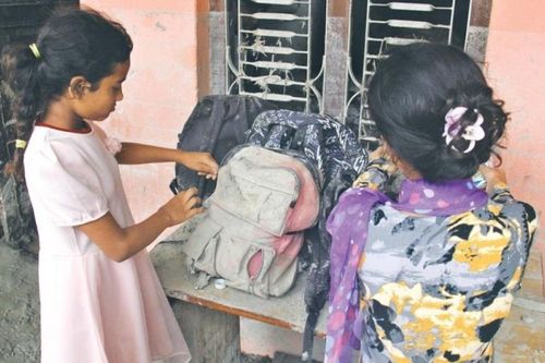 Nepal lập 'ngân hàng học bổng' hỗ trợ trẻ em bị ảnh hưởng bởi lũ lụt