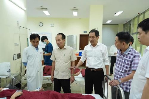 Hơn 130 người nhập viện sau bữa ăn tại Huế, Bộ Y tế truy tìm nguồn thực phẩm