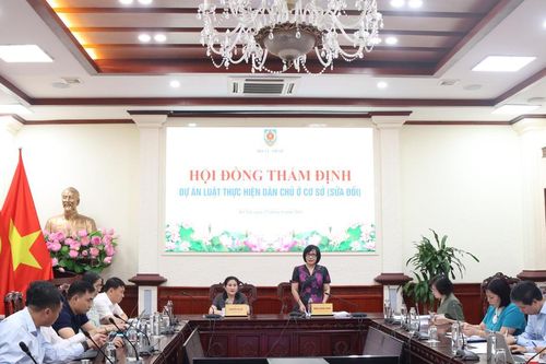 Bảo đảm dân chủ gắn với kỷ luật, kỷ cương và pháp quyền