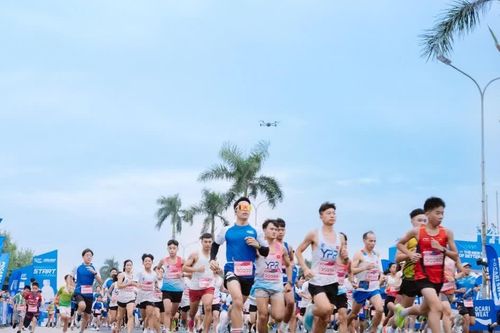 Pocari Sweat Run 2026: Hơn 5.000 vận động viên bứt phá vạch xuất phát trong bình minh Hà Nội