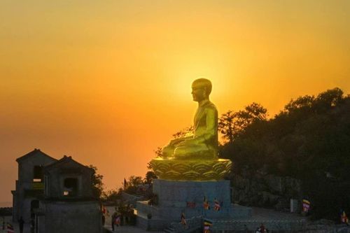 Mê mẩn sắc thu trên non thiêng Yên Tử