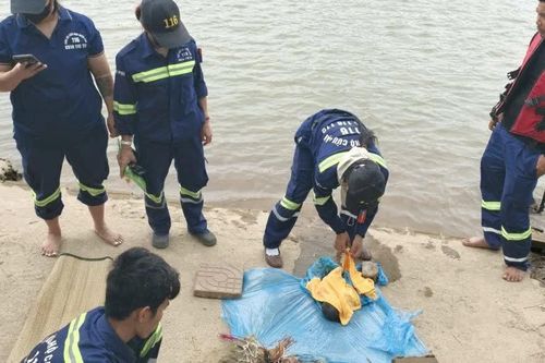 Tìm kiếm thiếu tá quân đội mất tích, phát hiện thi thể thai nhi dưới sông