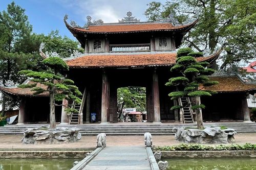 Chùa Nôm: Huyền tích quầng sáng, tượng đất trăm năm và phiên chợ cõi người