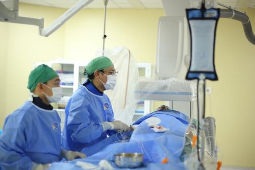 Nguy cơ nhồi máu cơ tim ẩn nấp sau đau bụng, mỏi xương khớp