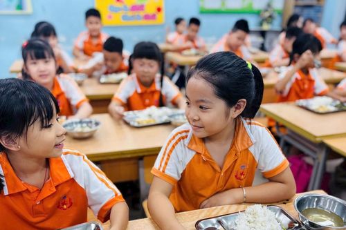 Thủ tướng: Chủ tịch UBND các tỉnh, thành chịu trách nhiệm về bữa ăn bán trú