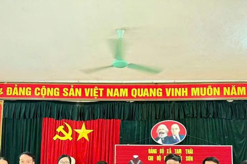 Chuyện vợ chồng người Mông cùng tuyên thệ dưới cờ Đảng