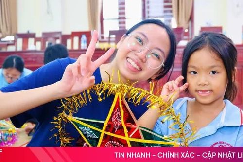 Mang Tết Trung thu đến sớm cho trẻ em mồ côi Hà Tĩnh
