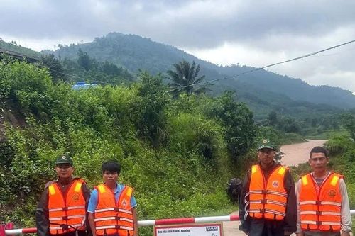 Quảng Trị: Lực lượng vũ trang sát cánh cùng nhân dân ứng phó mưa lớn