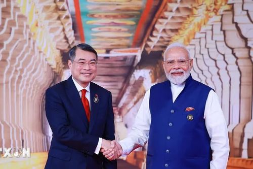 Thủ tướng tham dự Hội nghị thượng đỉnh BRICS lần thứ 18 tại Ấn Độ