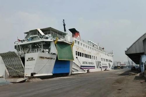 Vụ chìm tàu ở Indonesia: Trục vớt 6 thi thể hành khách