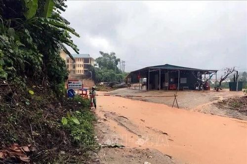 Quảng Trị: Mưa lớn gây ngập, chia cắt cục bộ tại nhiều khu vực