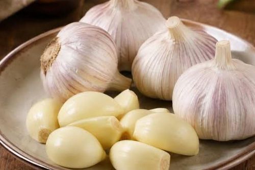 Ăn tỏi sống mỗi ngày suốt 5 tháng, người đàn ông 28 tuổi ngỡ ngàng khi đi khám