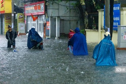 Áp thấp vào đất liền, có nơi mưa to 'trắng trời' hơn 500mm