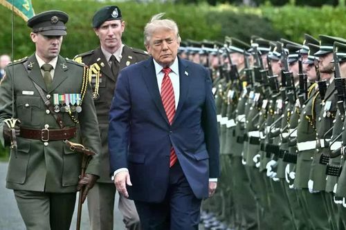 Ông Trump “đụng” vấn đề nhạy cảm của Anh trong chuyến thăm Ireland