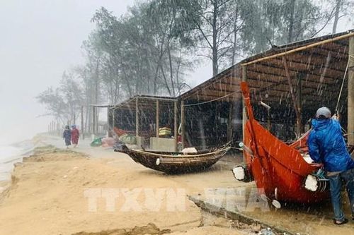 Yêu cầu kiểm soát tàu thuyền, an toàn giao thông trước áp thấp nhiệt đới