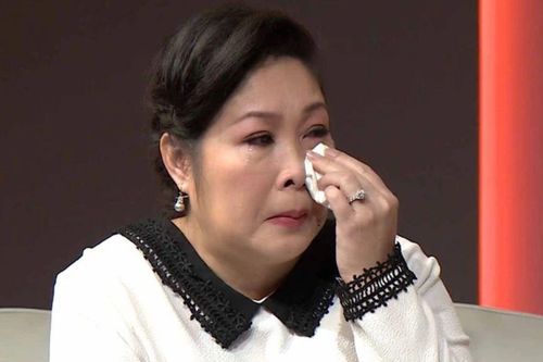 Nỗ lực mang lại hạnh phúc cho nghệ sĩ Hồng Vân ở tuổi 60