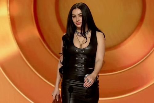 Charli XCX lên tiếng trước làn sóng chỉ trích