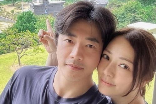Vợ Kwon Sang Woo trầm trồ khi đi xem BTS diễn ở Mỹ