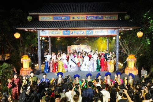 Huế đánh thức kinh tế đêm từ không gian di sản