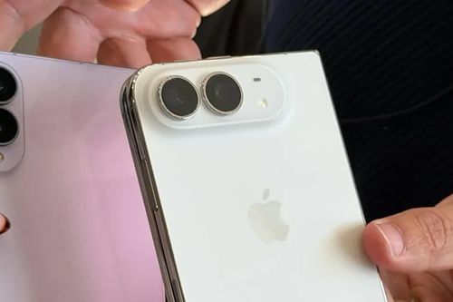 Đặt lên bàn cân iPhone Duo và Galaxy Z Fold 8