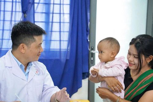 Để mẹ tròn, con khỏe giữa núi rừng